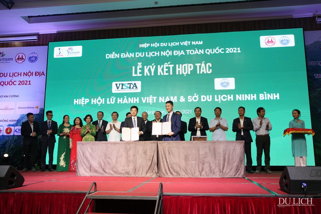 Lễ ký kết hợp tác giữa Hiệp hội Lữ hành Việt Nam và Sở Du lịch Ninh Bình 